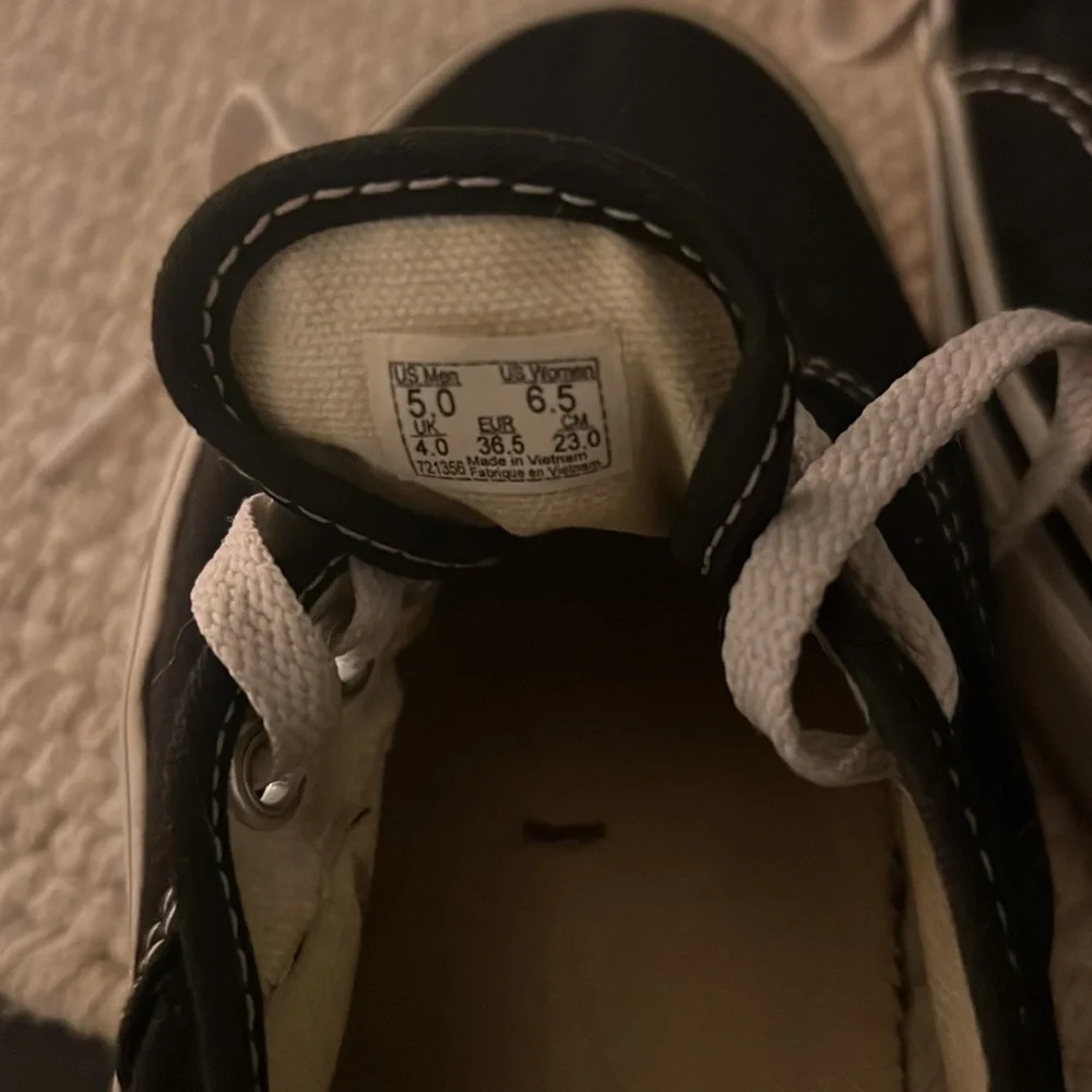 Authentic Van’s - Picture 3 of 4